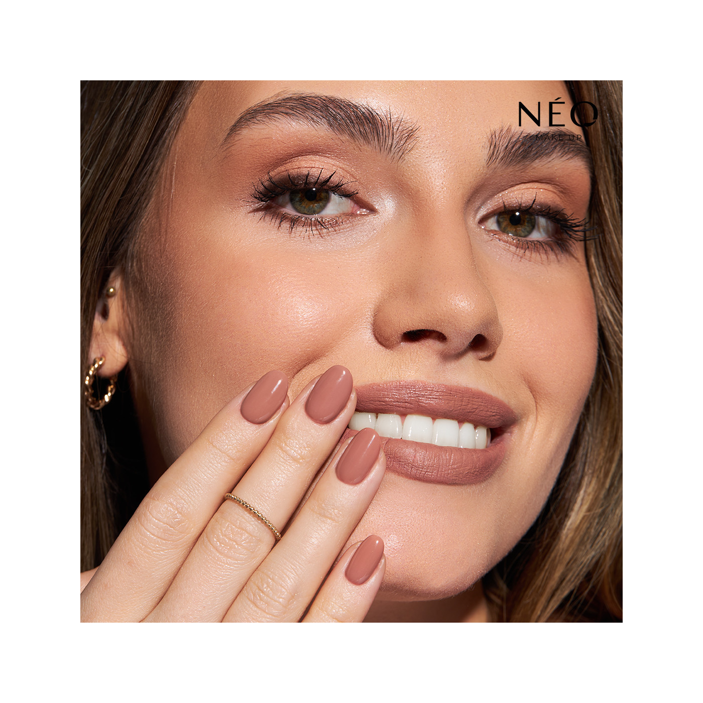 Rtěnka Intense Serum Long Lasting Liquid Lipstick 01 Rtěnka Intense Serum Long Lasting Liquid Lipstick 01