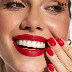 Rtěnka Intense Serum Long Lasting Liquid Lipstick 06 - maximální dávka barvy Rtěnka Intense Serum Long Lasting Liquid Lipstick 06 - maximální dávka barvy