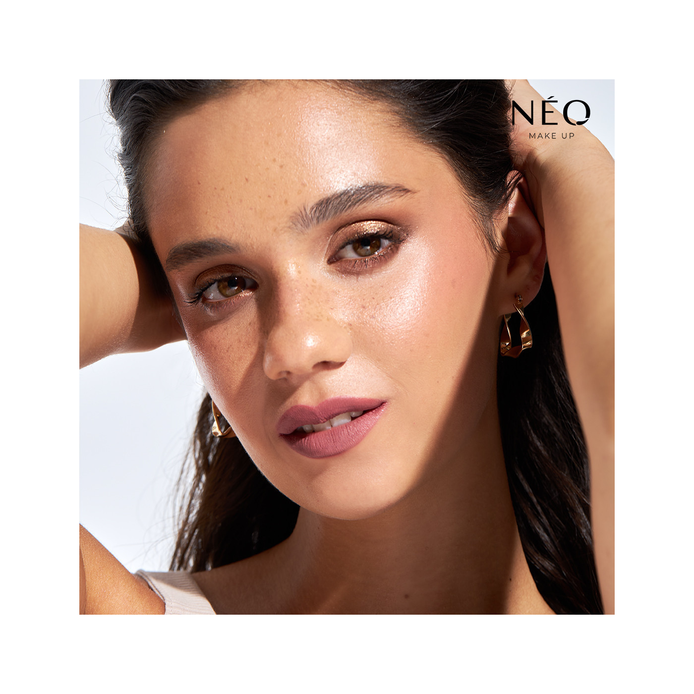 Rtěnka Intense Serum Long Lasting Liquid Lipstick 08 Rtěnka Intense Serum Long Lasting Liquid Lipstick 08