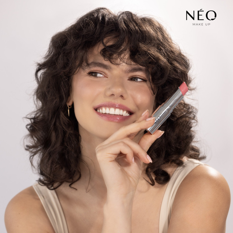 Balzám na rty Intense Serum 3 v 1 Stick 03: Very Glam Cherry - trio, které okouzlí