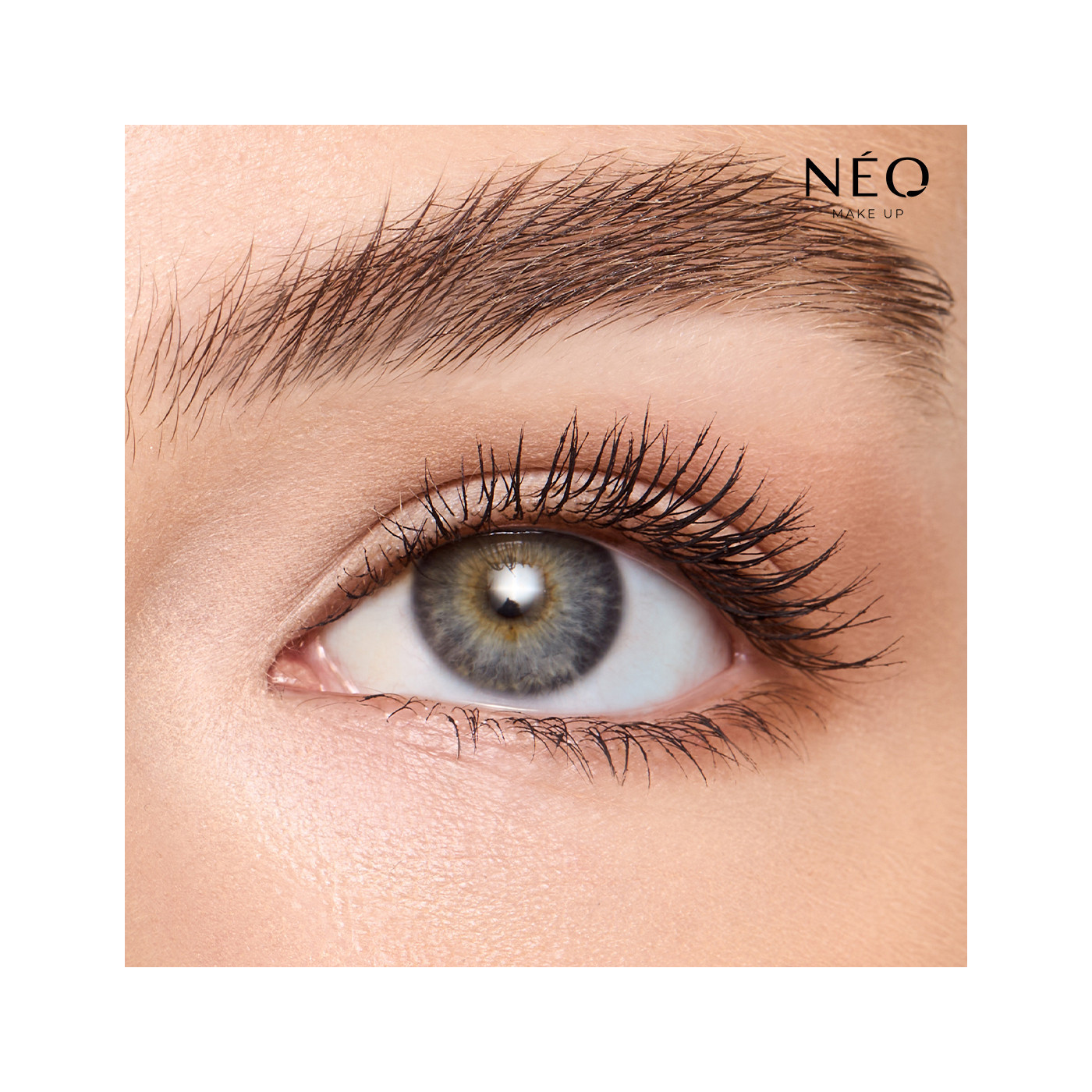 Řasenka Intense Serum HEV Protect Mascara – zvýrazněte oči a chraňte je před modrým světlem