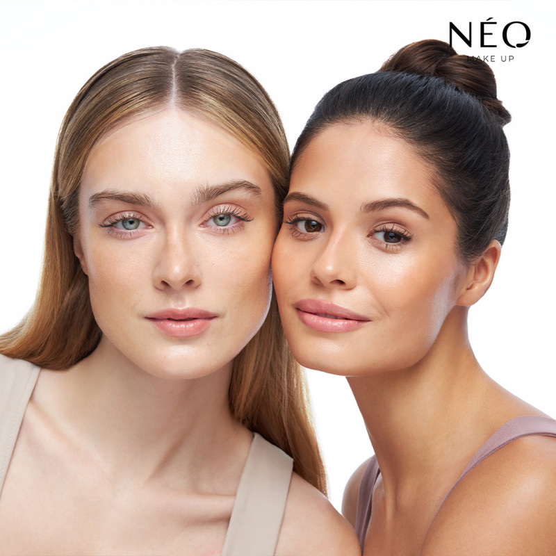 Intenzivní hydratační podkladové sérum: 3.5 Beige – efekt Glass Skin v béžovém tónu Intenzivní hydratační podkladové sérum: 3.5 Beige – efekt Glass Skin v béžovém tónu