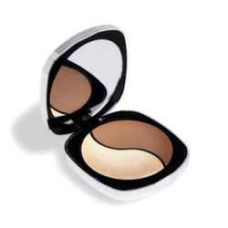 Bronzující a rozjasňující pudr: 02 Ice Milkshake