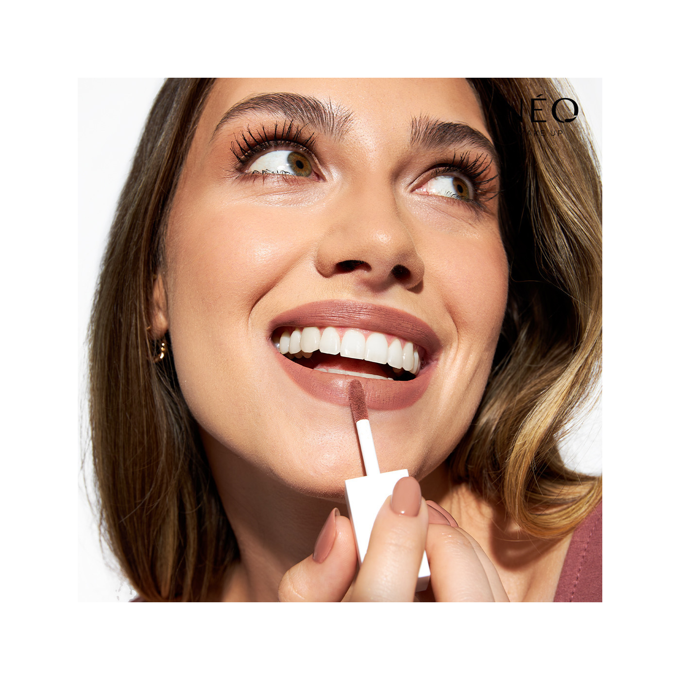 Rtěnka Intense Serum Long Lasting Liquid Lipstick 01