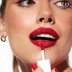 Rtěnka Intense Serum Long Lasting Liquid Lipstick 06 - maximální dávka barvy