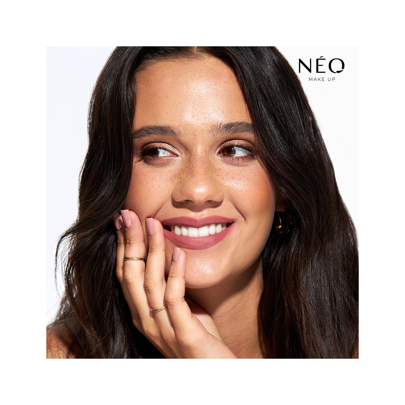 Rtěnka Intense Serum Long Lasting Liquid Lipstick 08