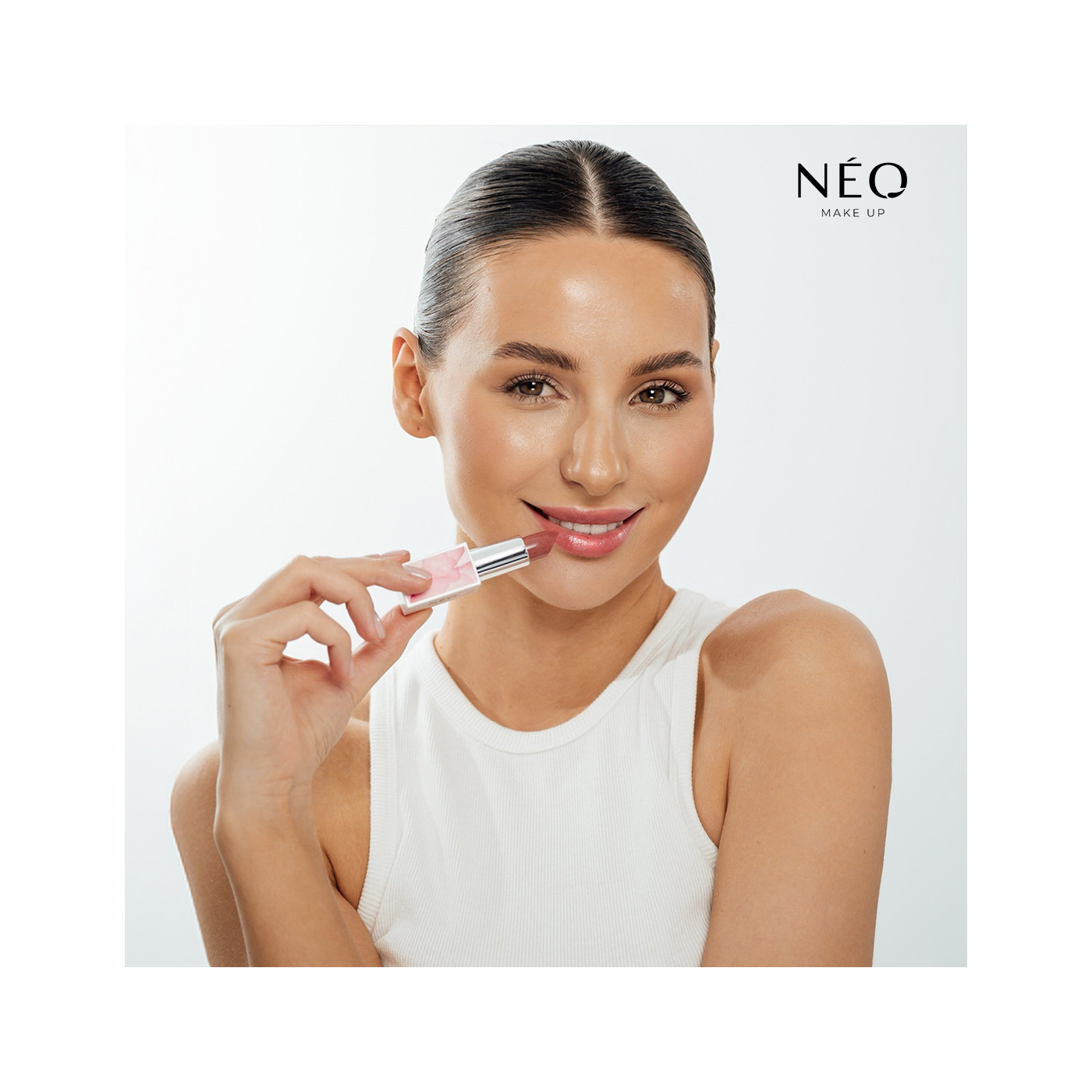 Intenzivní hydratační rtěnkové sérum 05 Peachy Glass – přirozený glow up rtů