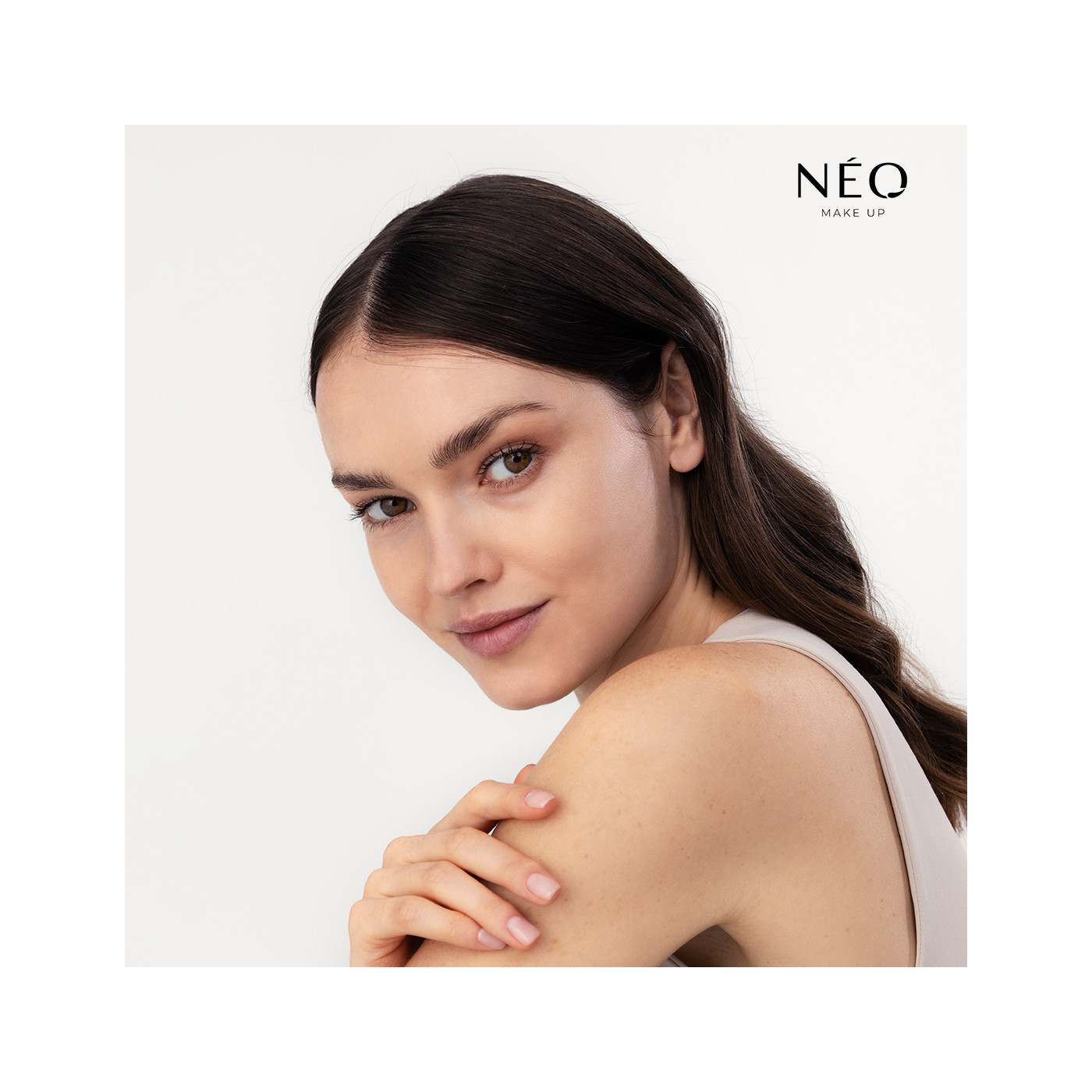 Zkrášlující pleťovy balzám Intense Serum Blurring Beauty Balm 00 TRANSPARENT – čistá a krásná pleť