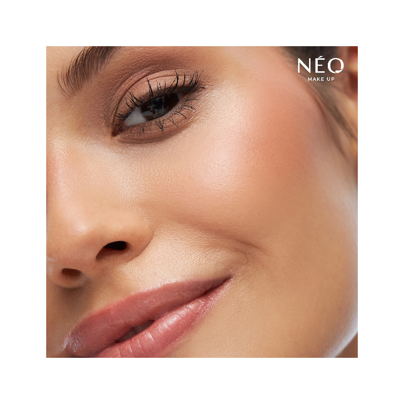 Intenzivní hydratační podkladové sérum: 3.5 Beige – efekt Glass Skin v béžovém tónu