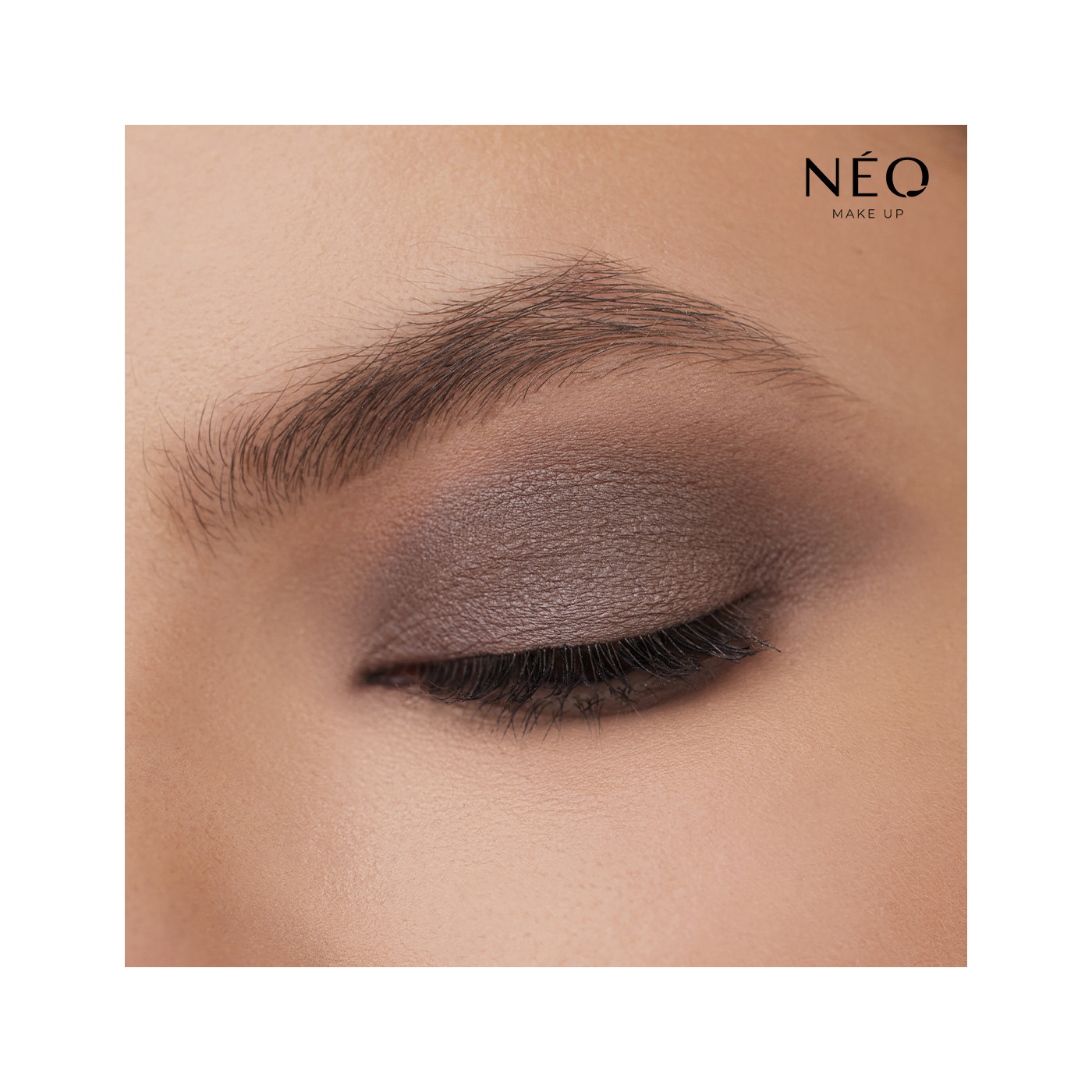 Oční stíny Intense Serum Comfort Loose 06 - make-up v tmavě hnědých tónech