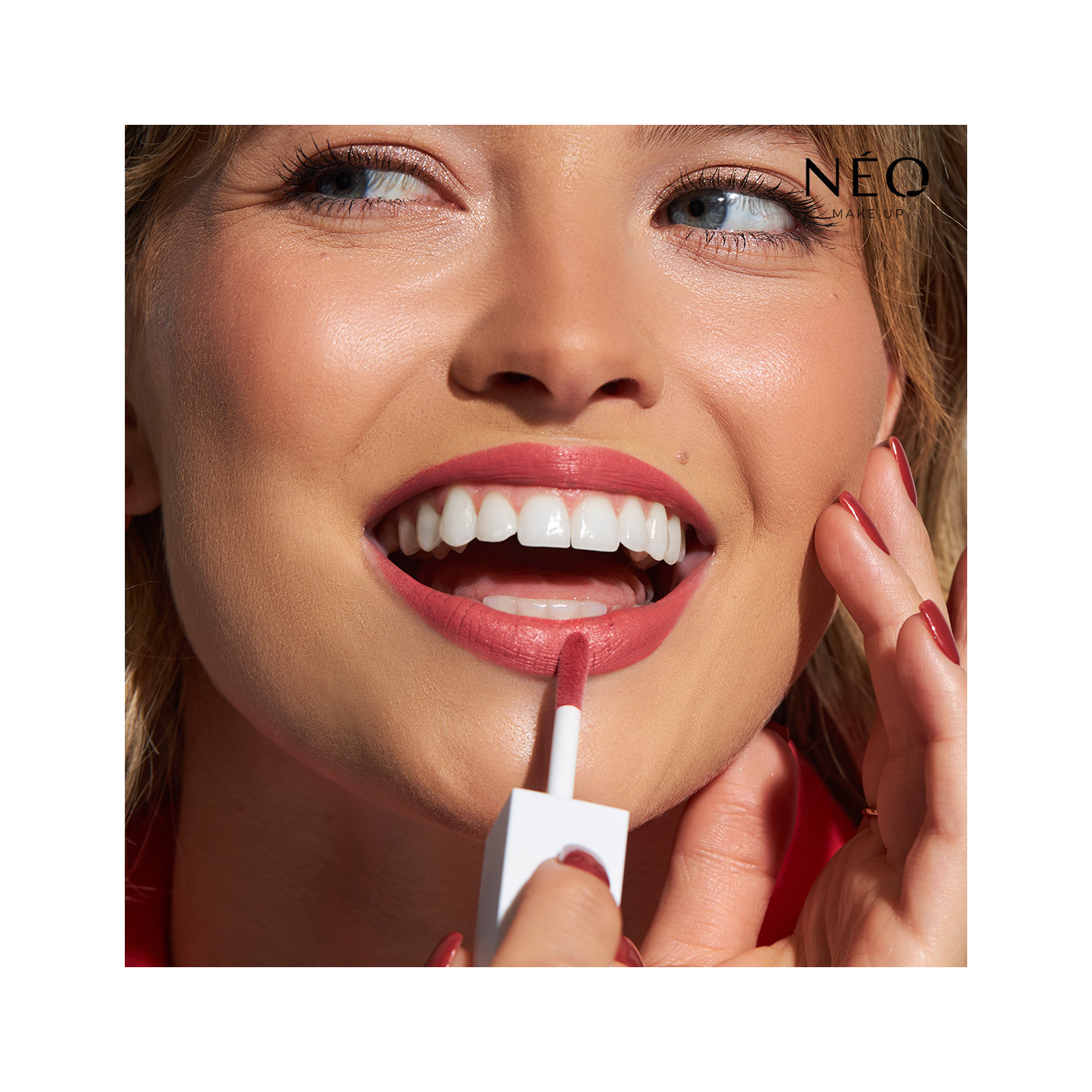 Rtěnka Intense Serum Long Lasting Liquid Lipstick 02 Rtěnka Intense Serum Long Lasting Liquid Lipstick 02