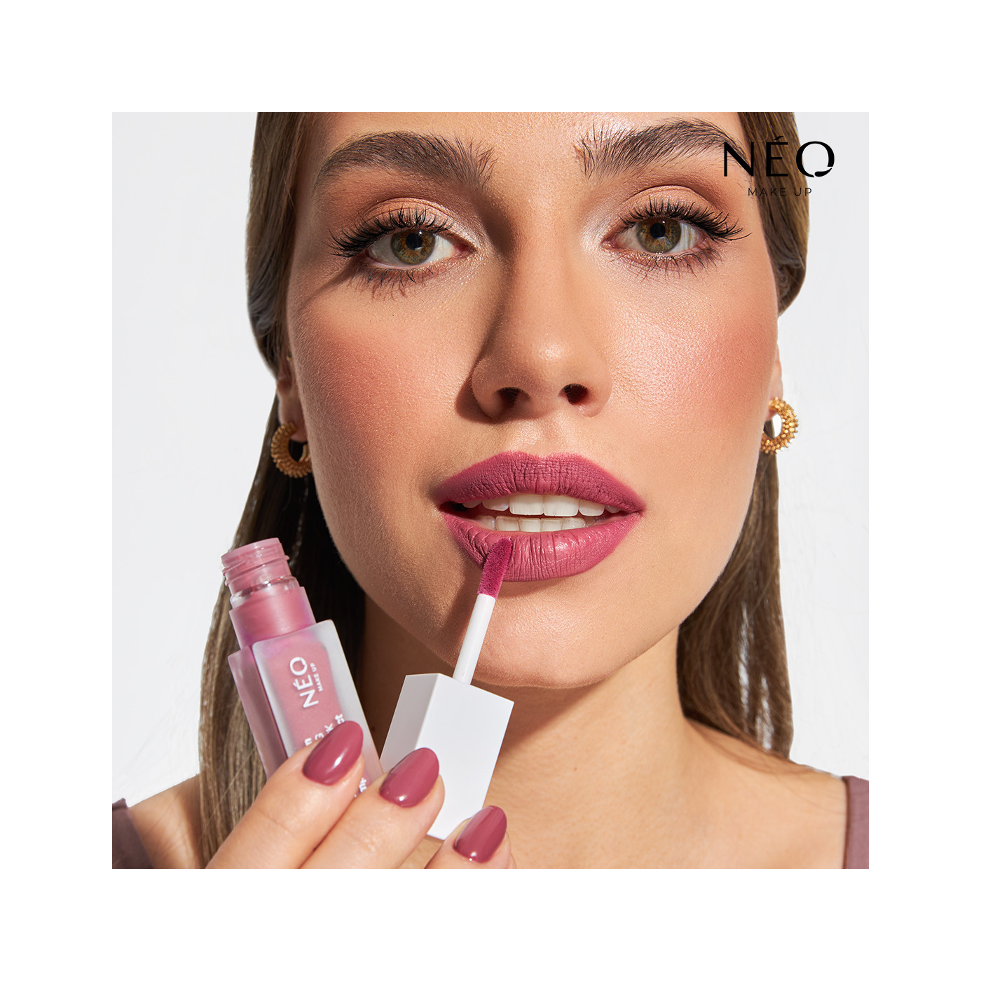 Rtěnka Intense Serum Long Lasting Liquid Lipstick 04 Rtěnka Intense Serum Long Lasting Liquid Lipstick 04