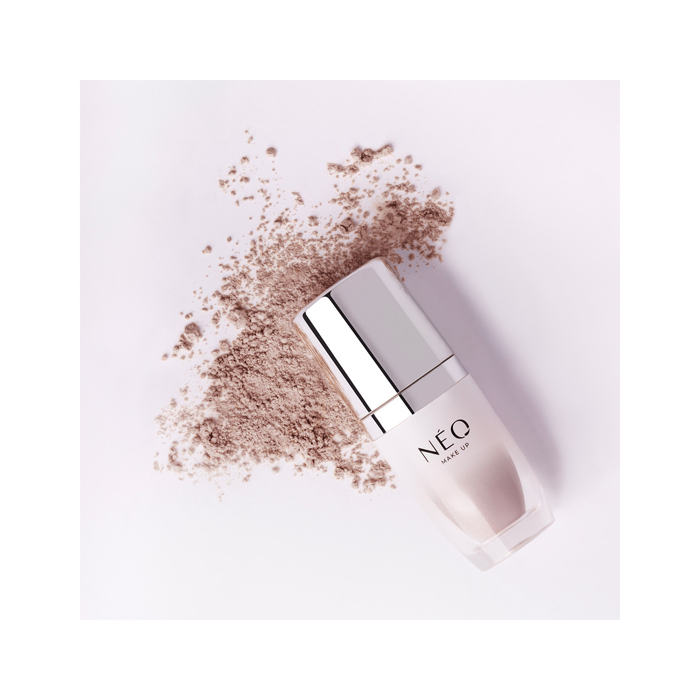 Oční stíny Intense Serum Comfort Loose 02 - broskvová se saténovým povrchem Oční stíny Intense Serum Comfort Loose 02 - broskvová se saténovým povrchem