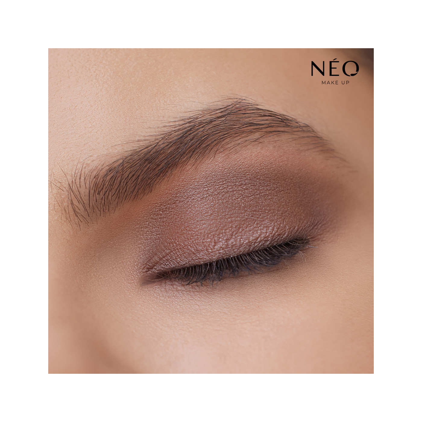 Oční stíny Intense Serum Comfort Loose 05 - stylový podzimní make-up Oční stíny Intense Serum Comfort Loose 05 - stylový podzimní make-up