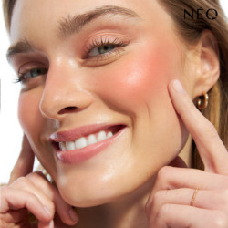 Sypká pudrová tvářenka Pink Peach Rush Intense Serum Time to Blush 02 – jedna sada, čtyři odstíny Sypká pudrová tvářenka Pink Peach Rush Intense Serum Time to Blush 02 – jedna sada, čtyři odstíny