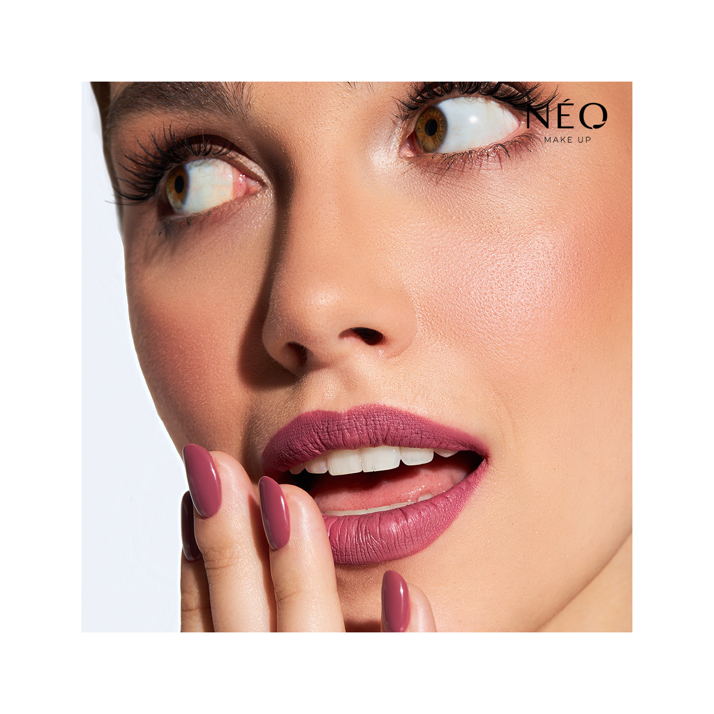 Rtěnka Intense Serum Long Lasting Liquid Lipstick 04