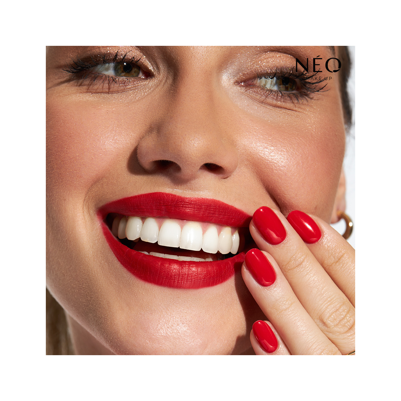 Rtěnka Intense Serum Long Lasting Liquid Lipstick 06 - maxim&aacute;ln&iacute; d&aacute;vka barvy