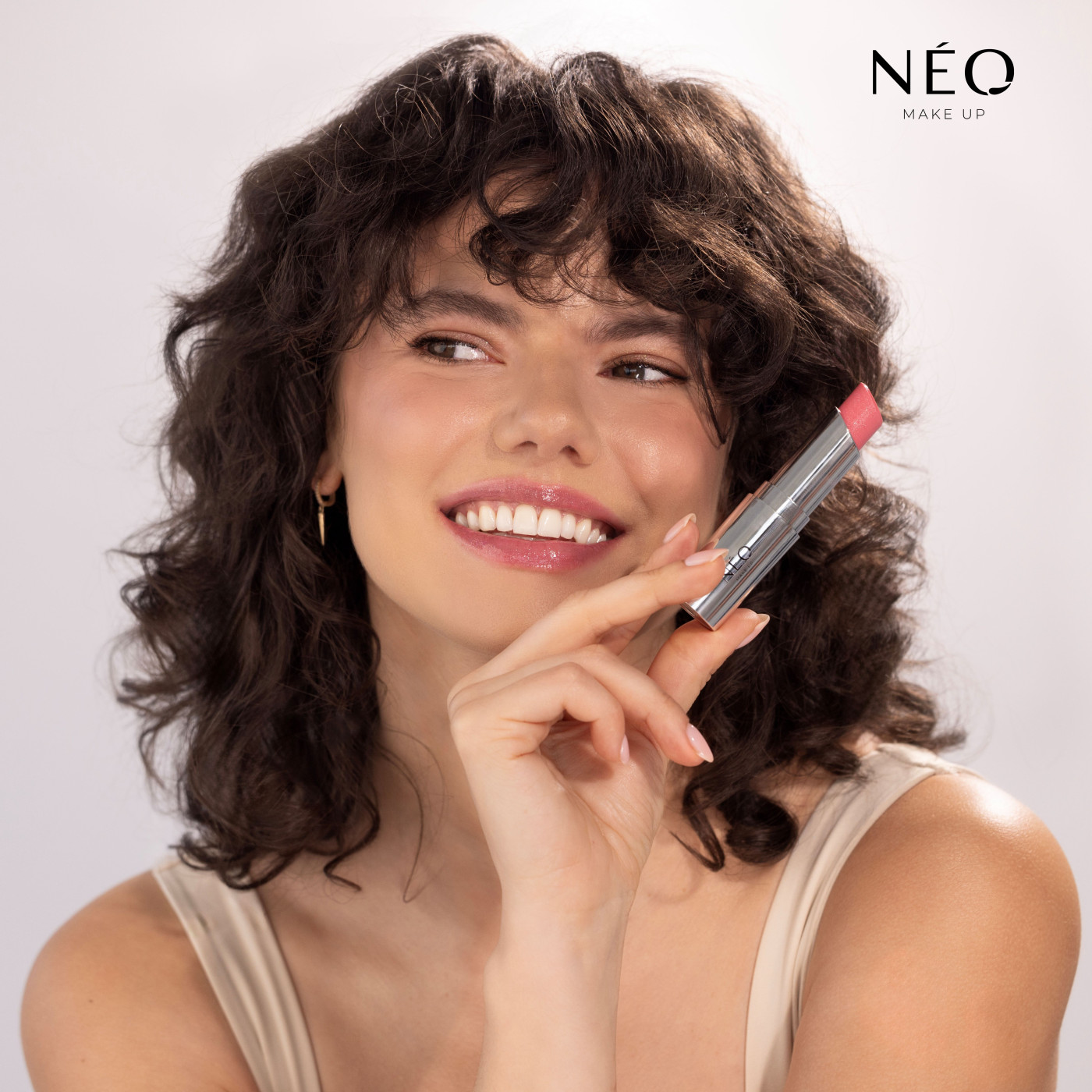 Balz&aacute;m na rty Intense Serum 3 v 1 Stick 03: Very Glam Cherry - trio, kter&eacute; okouzl&iacute;