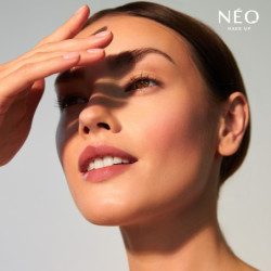 Růžov&aacute; tv&aacute;řenka v tyčince Intense Serum Blush Stick - efekt mokr&eacute; pleti