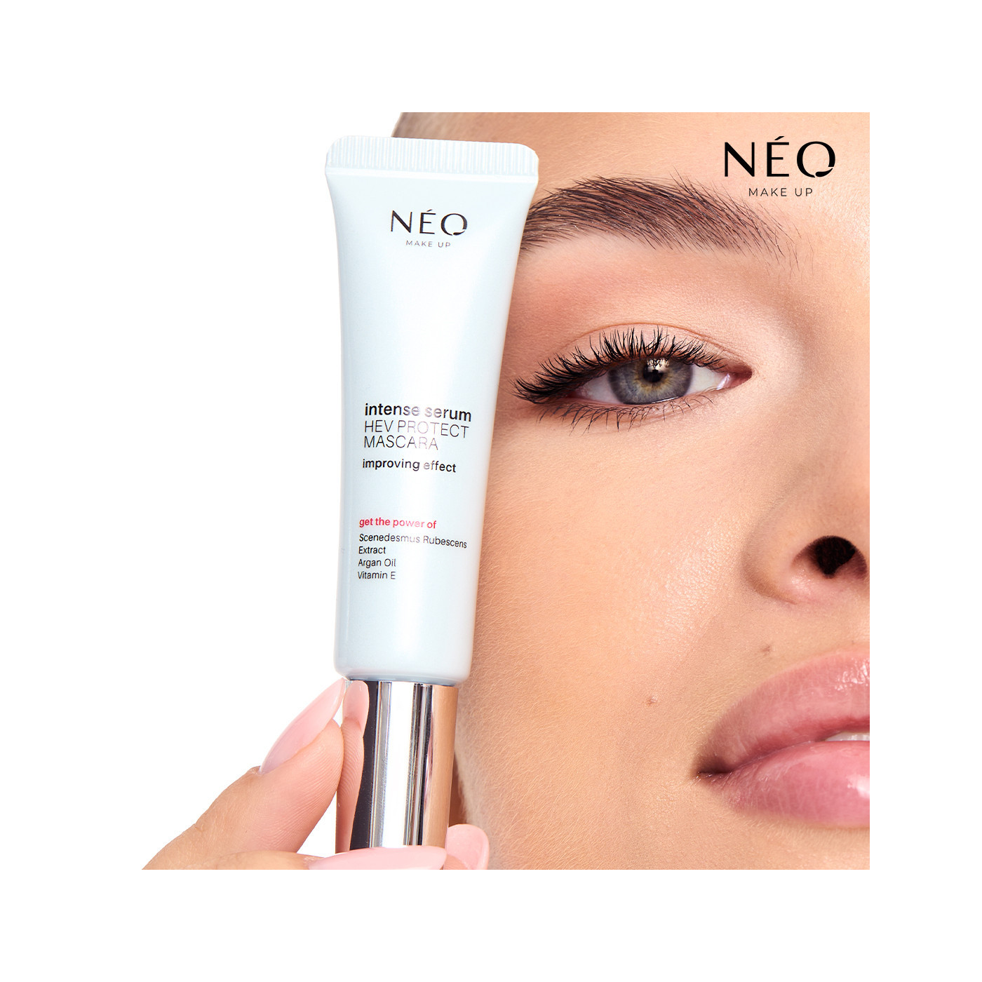 Řasenka Intense Serum HEV Protect Mascara &ndash; zv&yacute;razněte oči a chraňte je před modr&yacute;m světlem