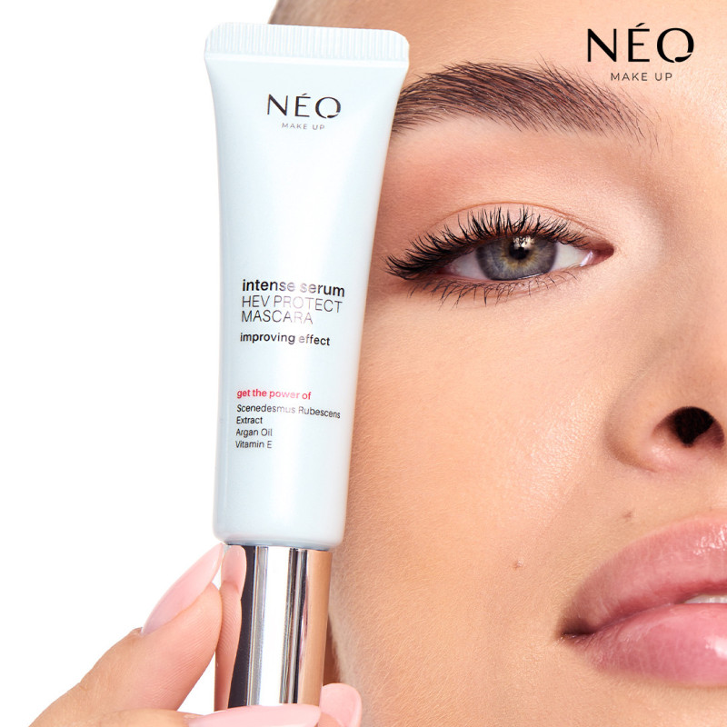 Řasenka Intense Serum HEV Protect Mascara &ndash; zv&yacute;razněte oči a chraňte je před modr&yacute;m světlem