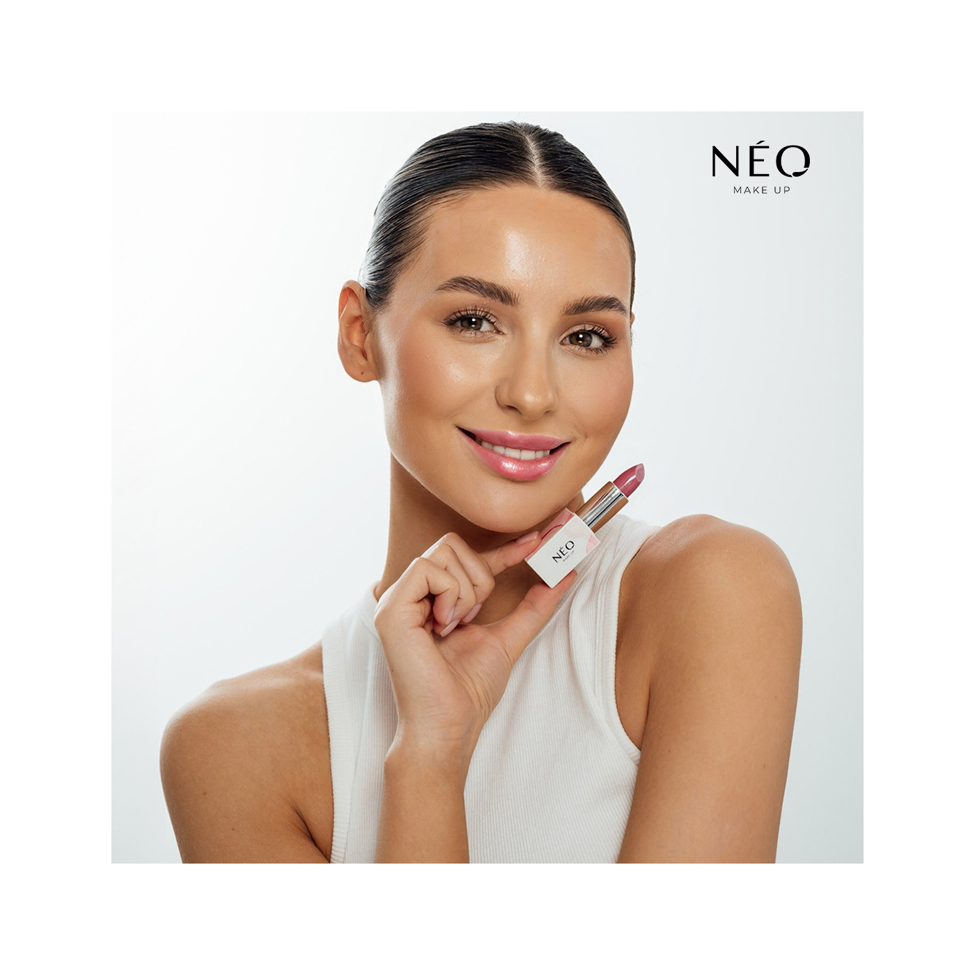 Intenzivn&iacute; hydratačn&iacute; rtěnkov&eacute; s&eacute;rum 04 Raspberry Pudding &ndash; rty se z&aacute;řiv&yacute;m fini&scaron;em