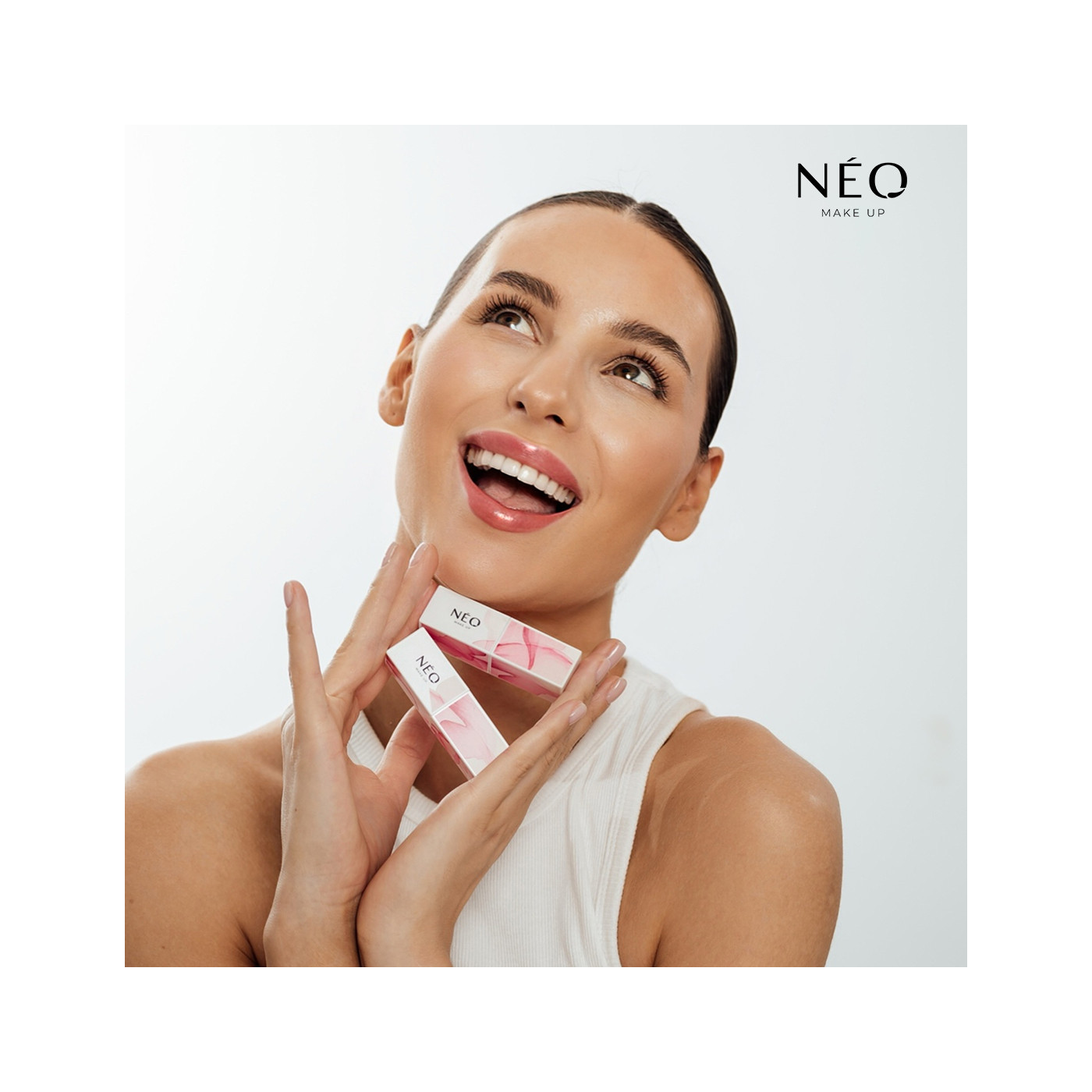 Intenzivn&iacute; hydratačn&iacute; rtěnkov&eacute; s&eacute;rum 04 Raspberry Pudding &ndash; rty se z&aacute;řiv&yacute;m fini&scaron;em