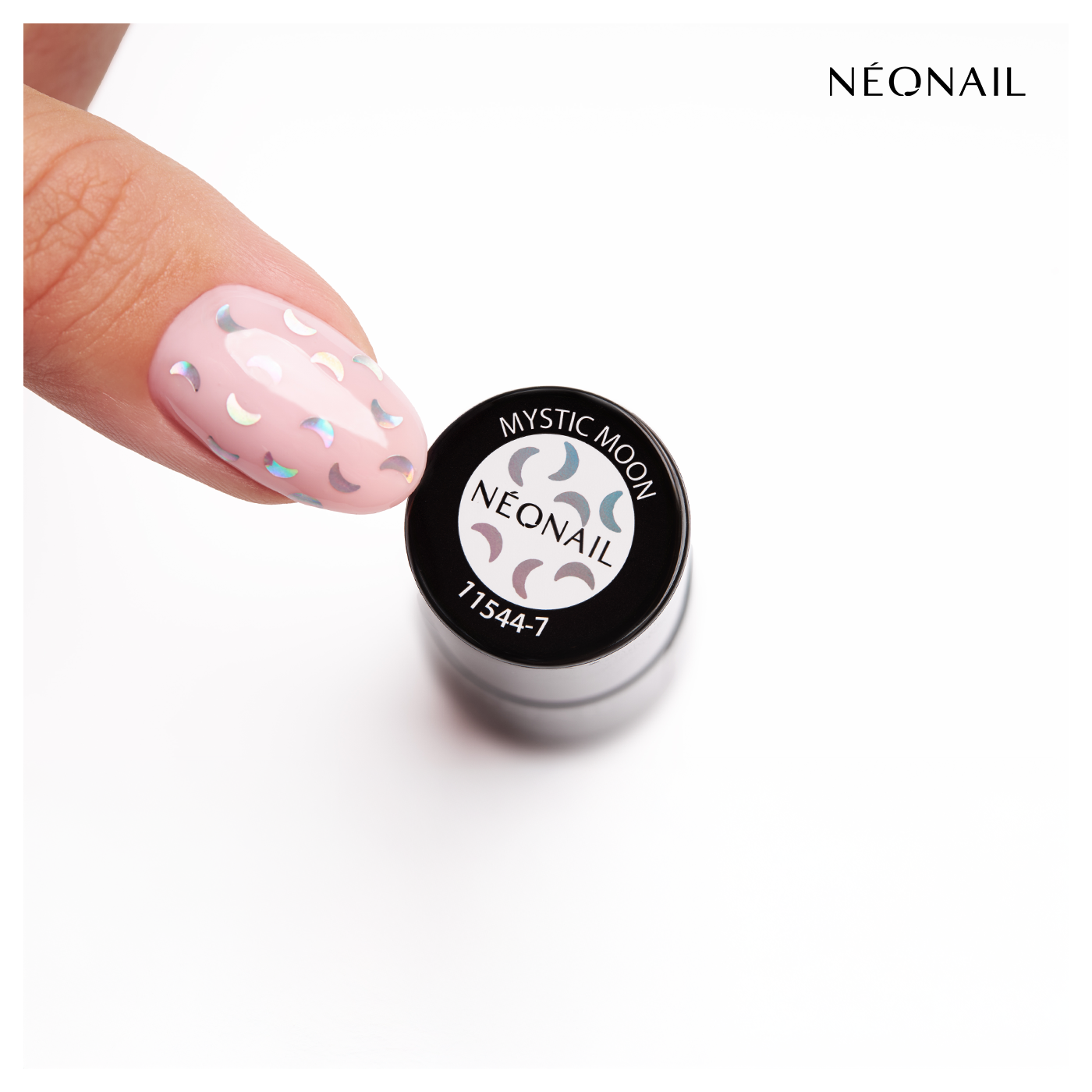 Transparentn&iacute; UV gel lak s měs&iacute;čky Mystic Moon &ndash; halloweensk&eacute; nehty