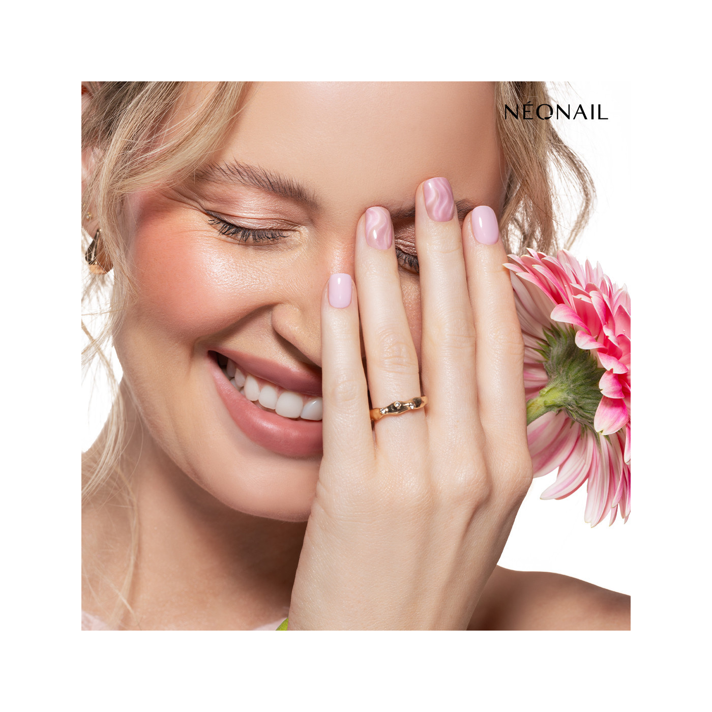 Apricot Blossom &ndash; broskvov&yacute; UV gel lak v jemn&eacute;m pastelov&eacute;m odst&iacute;nu