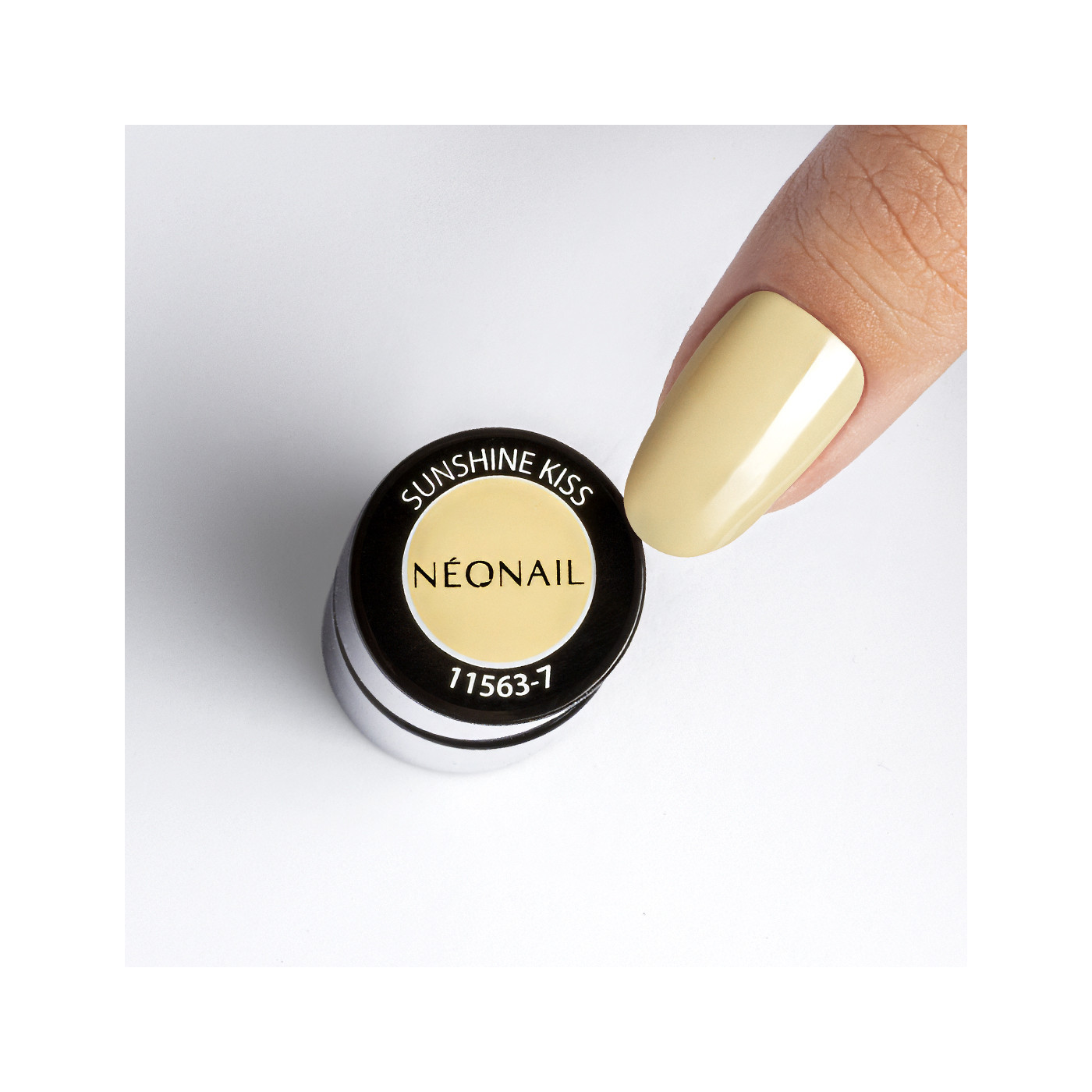 Sunshine Kiss &ndash; žlut&yacute; UV gel lak pro z&aacute;řivou manik&uacute;ru