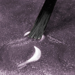 Lavender Rise &ndash; Cat Eye manik&uacute;ra v odst&iacute;nu levandule