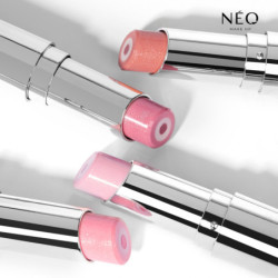 Balz&aacute;m na rty Intense Serum 3 v 1 Stick 01: Think Candy Pink - dokonal&eacute; trio pro va&scaron;e rty