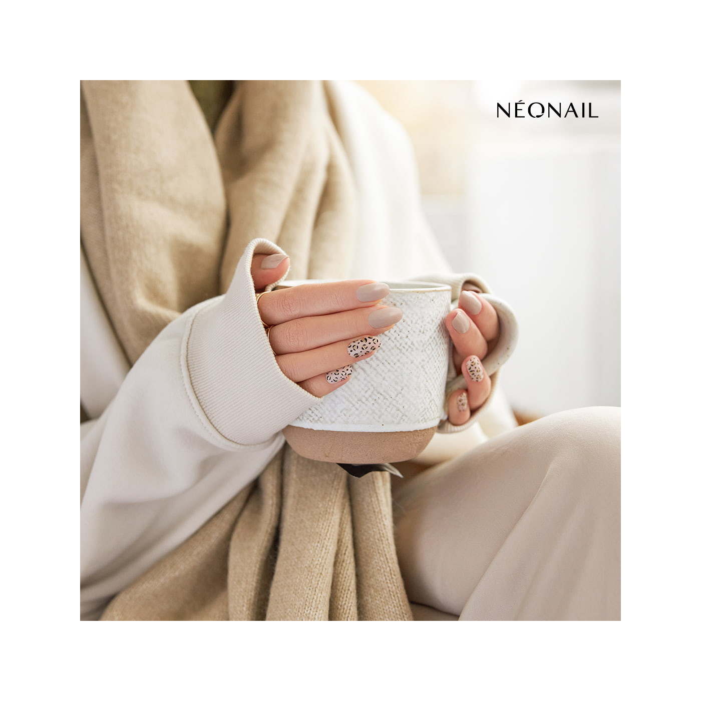 Gel laky v n&aacute;lepce GEL STICKERS EASY ON M04