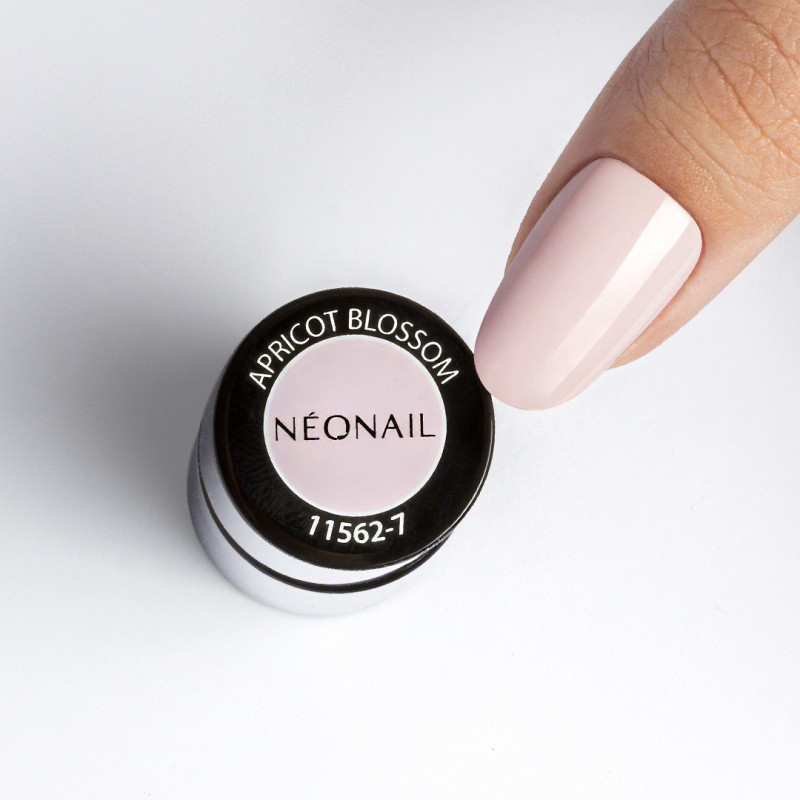 Apricot Blossom &ndash; broskvov&yacute; UV gel lak v jemn&eacute;m pastelov&eacute;m odst&iacute;nu