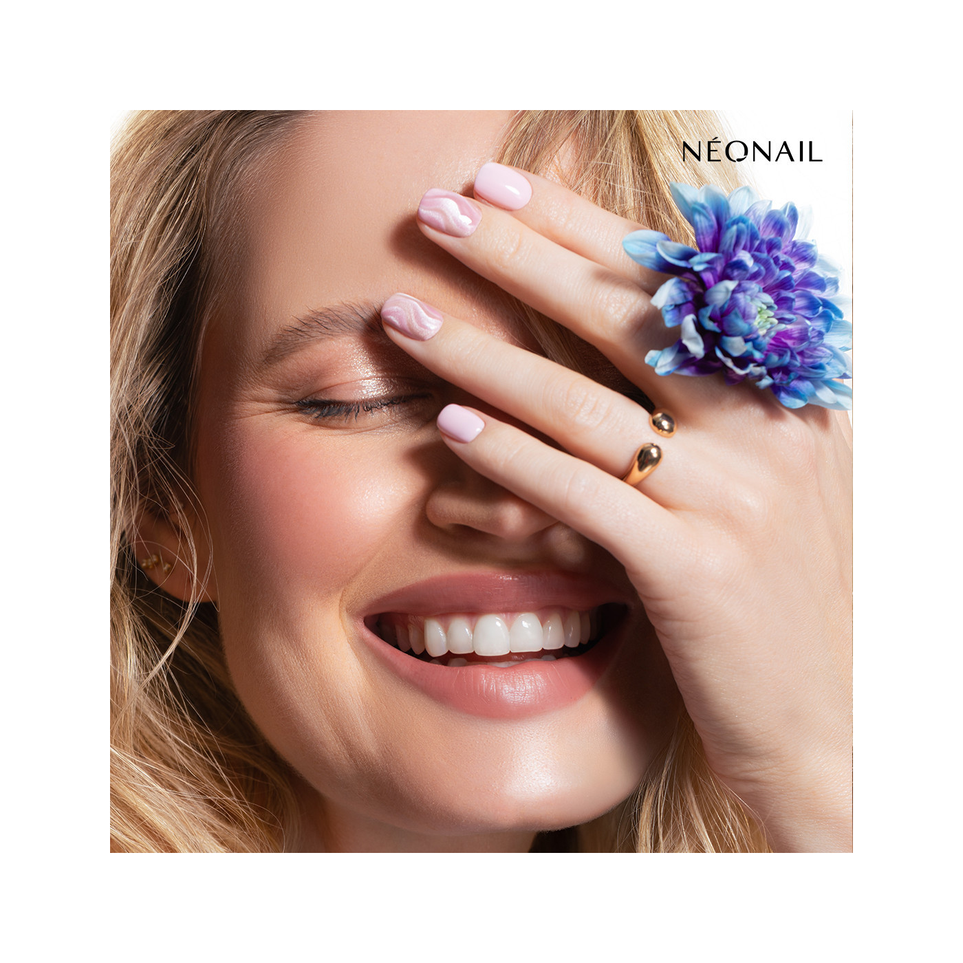 Glimmering Blush &ndash; jak vytvořit efekt kočič&iacute;ho oka v odst&iacute;nu světle růžov&eacute;