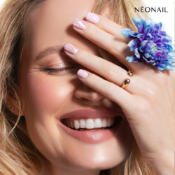 Glimmering Blush &ndash; jak vytvořit efekt kočič&iacute;ho oka v odst&iacute;nu světle růžov&eacute;