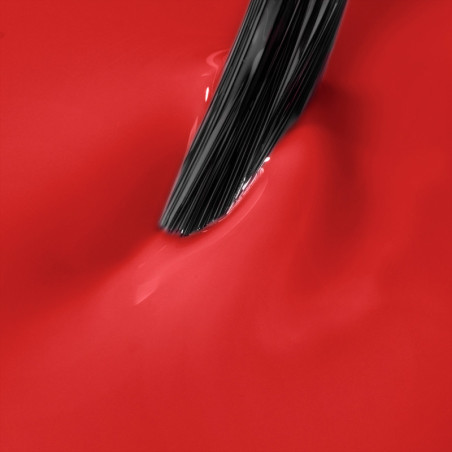 Červený gelový lak Chili Kiss – ohnivá manikúra a pedikúra na přání