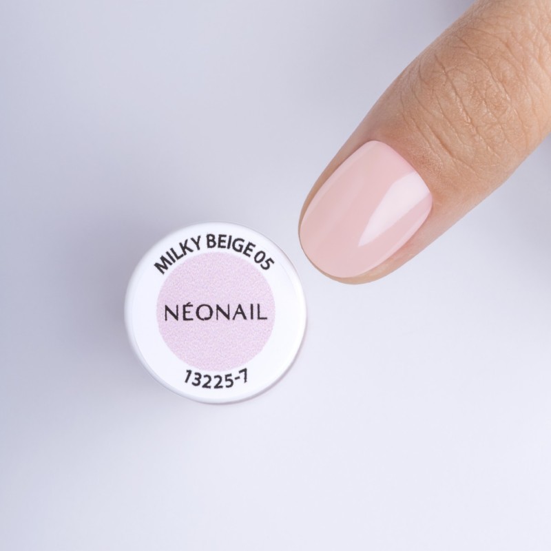 B&eacute;žov&yacute; klasick&yacute; lak Milky Beige 05 &ndash; nude t&oacute;n