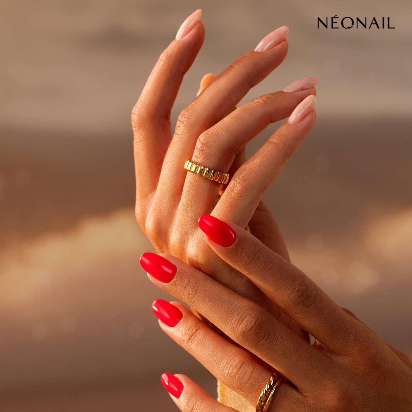 Červený UV gel lak Fearless Red – neonová barva Červený UV gel lak Fearless Red – neonová barva