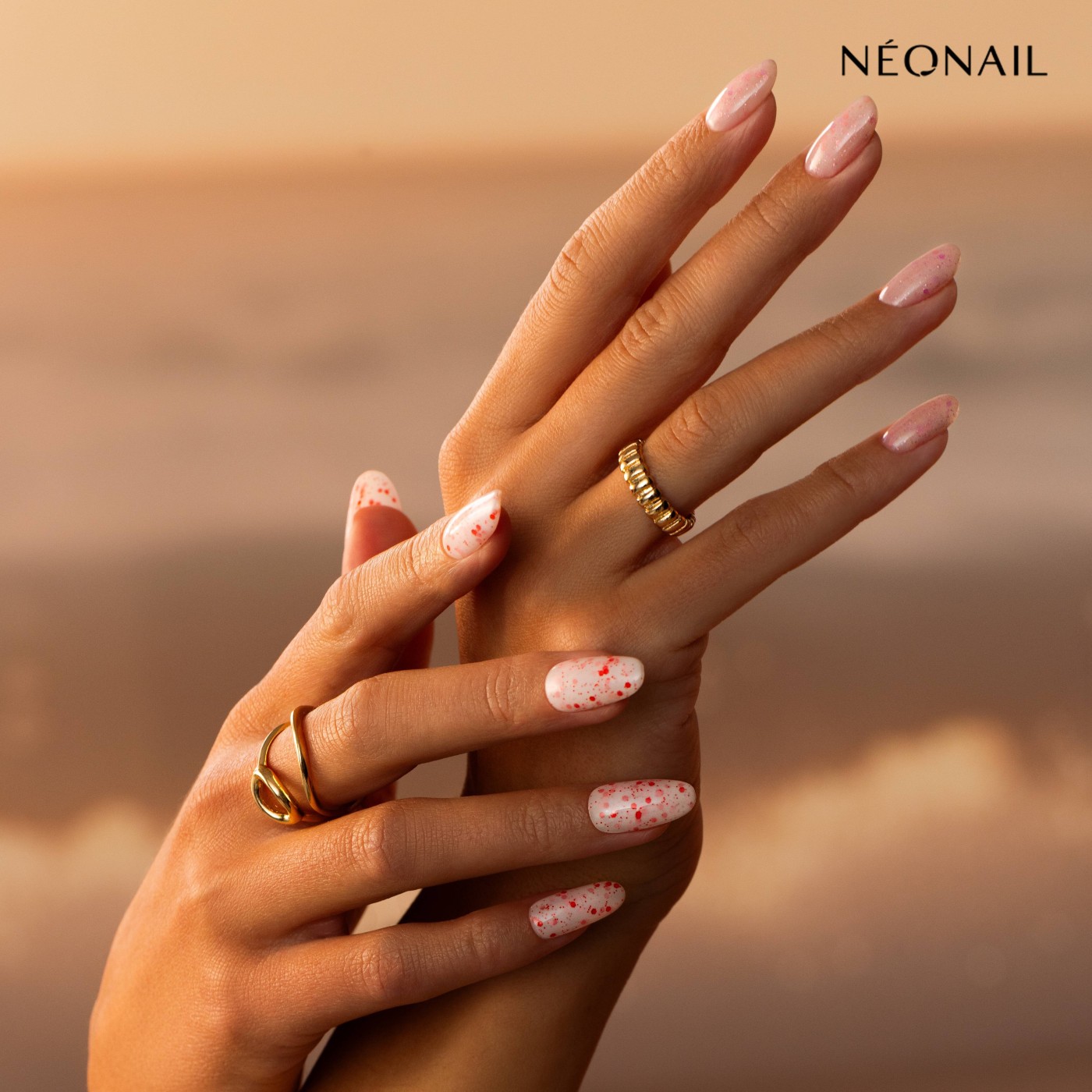 Vícebarevný UV gel lak Bloom Confetti Milky – confetti efekt na nehtech Vícebarevný UV gel lak Bloom Confetti Milky – confetti efekt na nehtech