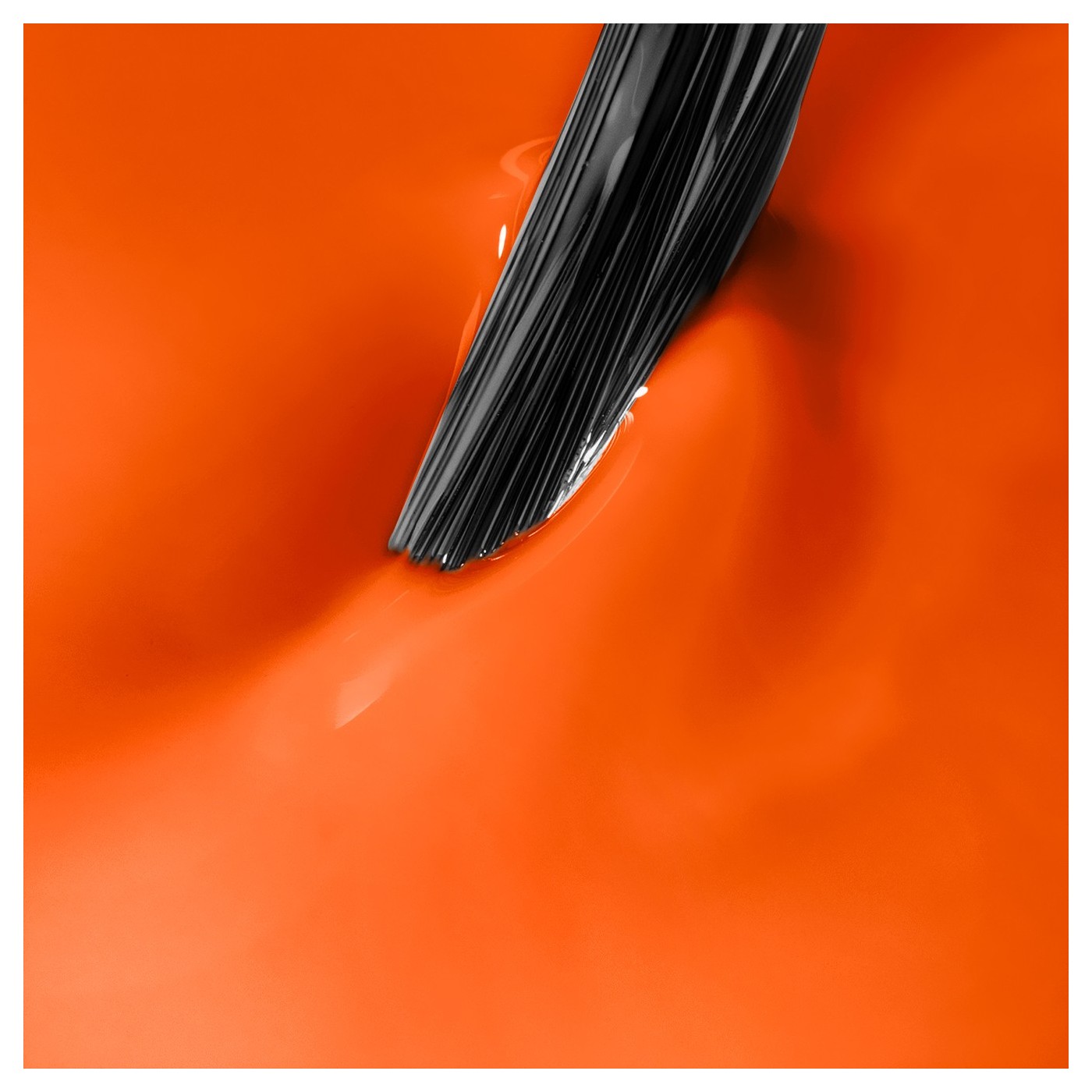 Oranžový UV gel lak Inner Flame – neonová barva na nehtech Oranžový UV gel lak Inner Flame – neonová barva na nehtech