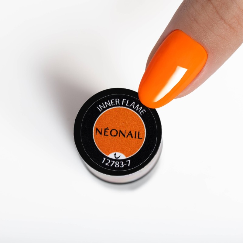 Oranžový UV gel lak Inner Flame – neonová barva na nehtech Oranžový UV gel lak Inner Flame – neonová barva na nehtech