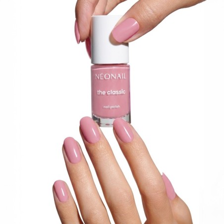 Růžový klasický lak Rosy Pink 06 – romantická stylizace