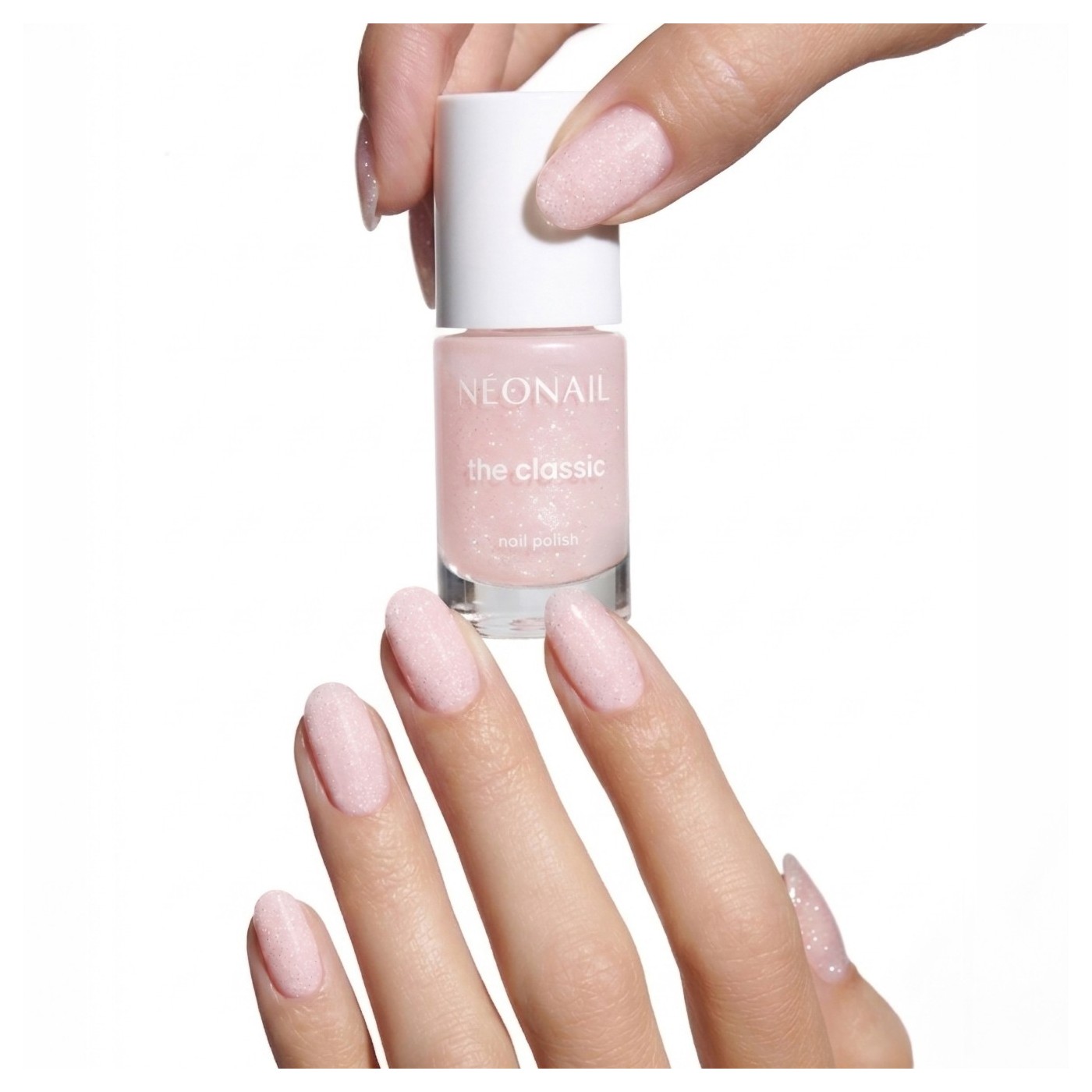 Růžový klasický lak s třpytkami: Glittery Pink 03 – nehty plné lesku Růžový klasický lak s třpytkami: Glittery Pink 03 – nehty plné lesku