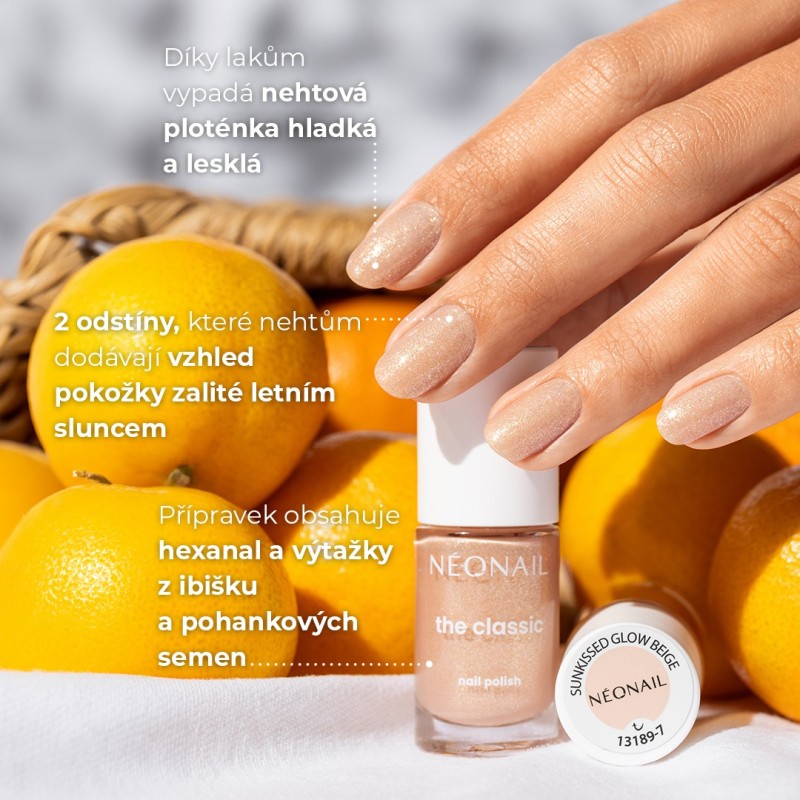 Béžový klasický lak se zlatými částečkami: Sunkissed Glow Beige – rozzářené nehty Béžový klasický lak se zlatými částečkami: Sunkissed Glow Beige – rozzářené nehty