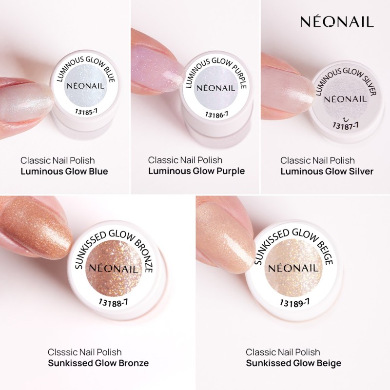 Béžový klasický lak se zlatými částečkami: Sunkissed Glow Beige – rozzářené nehty Béžový klasický lak se zlatými částečkami: Sunkissed Glow Beige – rozzářené nehty