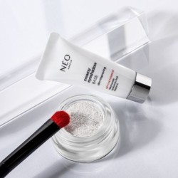 Kr&eacute;mov&aacute; b&aacute;ze pod očn&iacute; st&iacute;ny &ndash; Creamy Eyeshadow Base