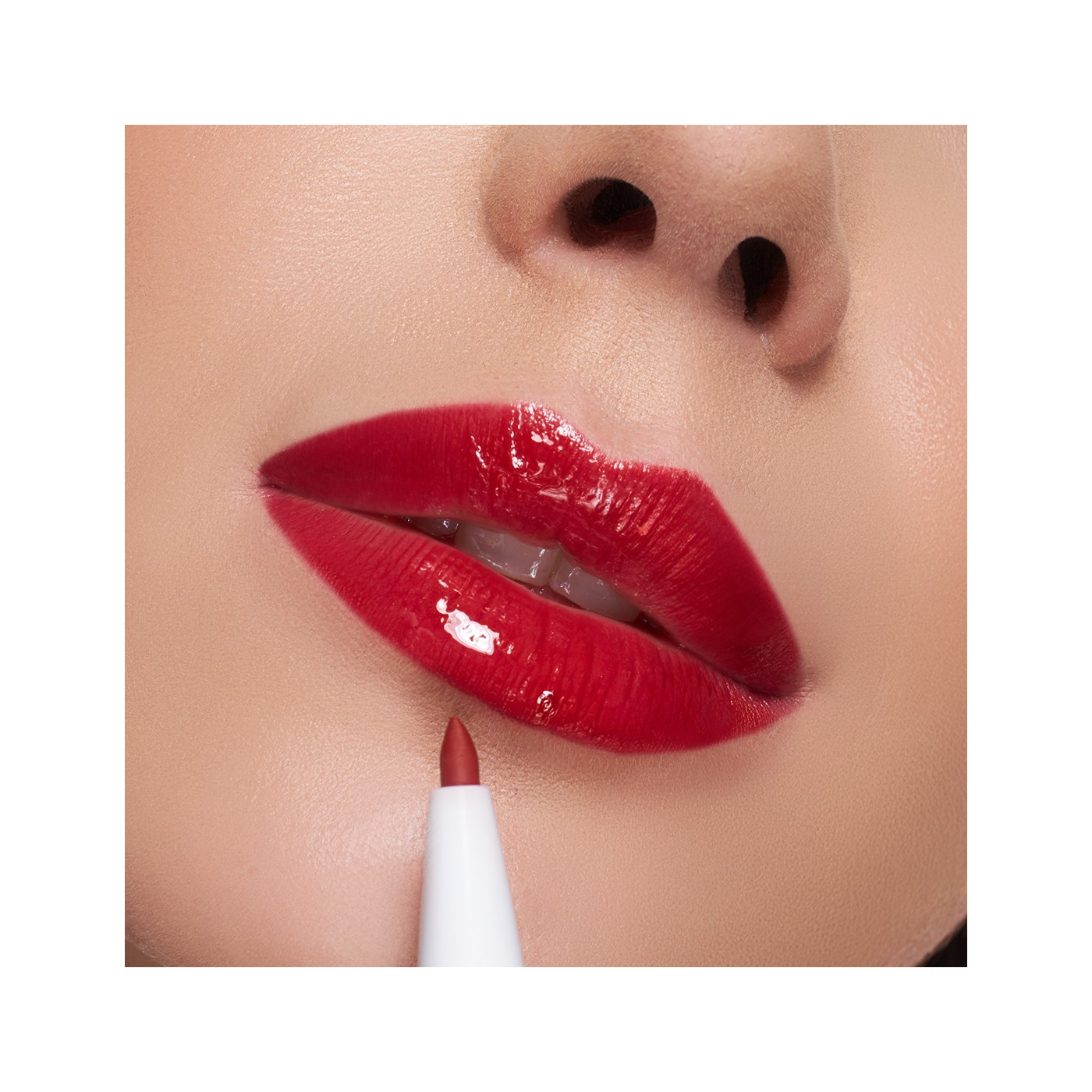 Tužka na rty a lesk na rty 2v1 01: Bold Red | NEO MAKE UP Tužka na rty a lesk na rty 2v1 01: Bold Red | NEO MAKE UP