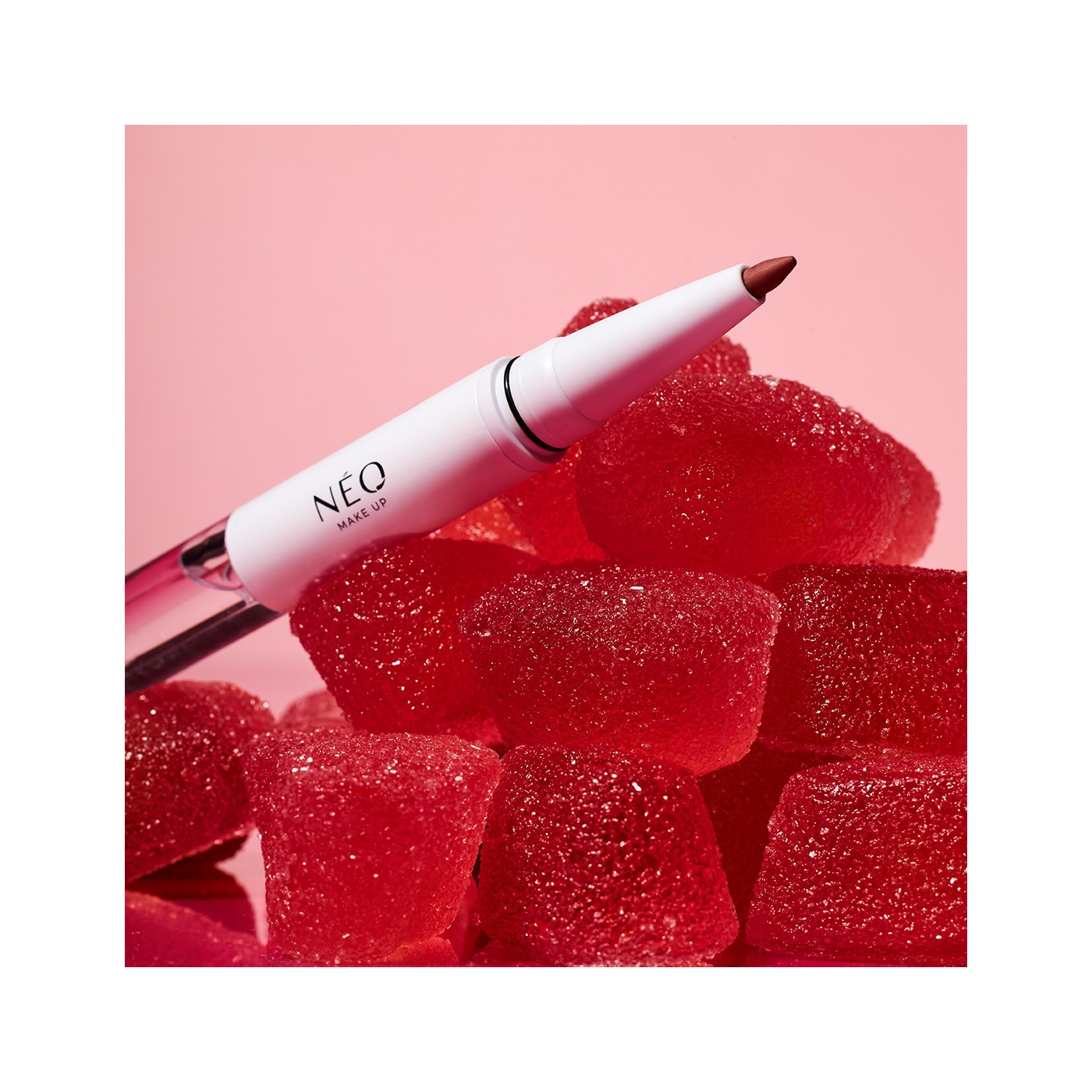 Tužka na rty a lesk na rty 2v1 01: Bold Red | NEO MAKE UP Tužka na rty a lesk na rty 2v1 01: Bold Red | NEO MAKE UP